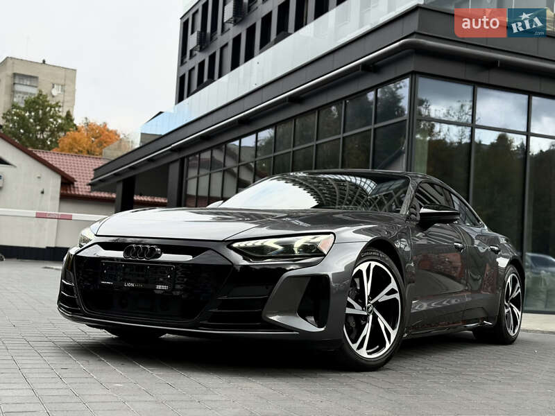 Лифтбек Audi e-tron GT 2022 в 