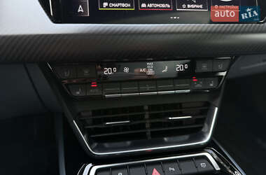 Лифтбек Audi e-tron GT 2022 в 