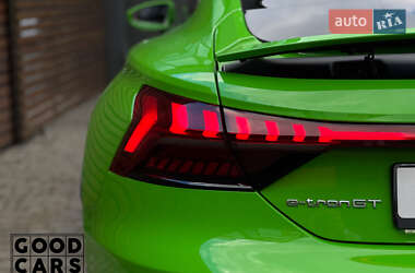 Ліфтбек Audi e-tron GT 2022 в 