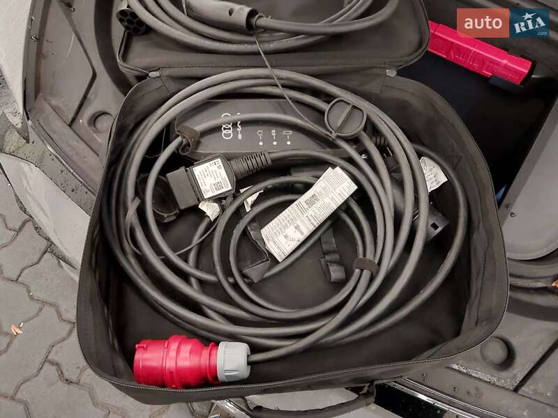 Лифтбек Audi e-tron GT 2022 в Жашкове