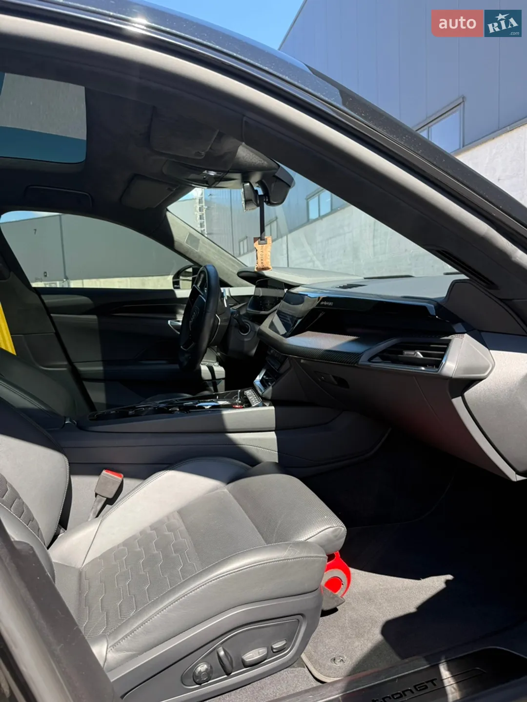 2022 Audi e-tron GT - мініатюра 14