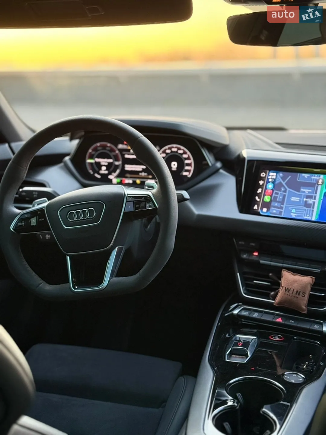 2021 Audi e-tron GT - мініатюра 24
