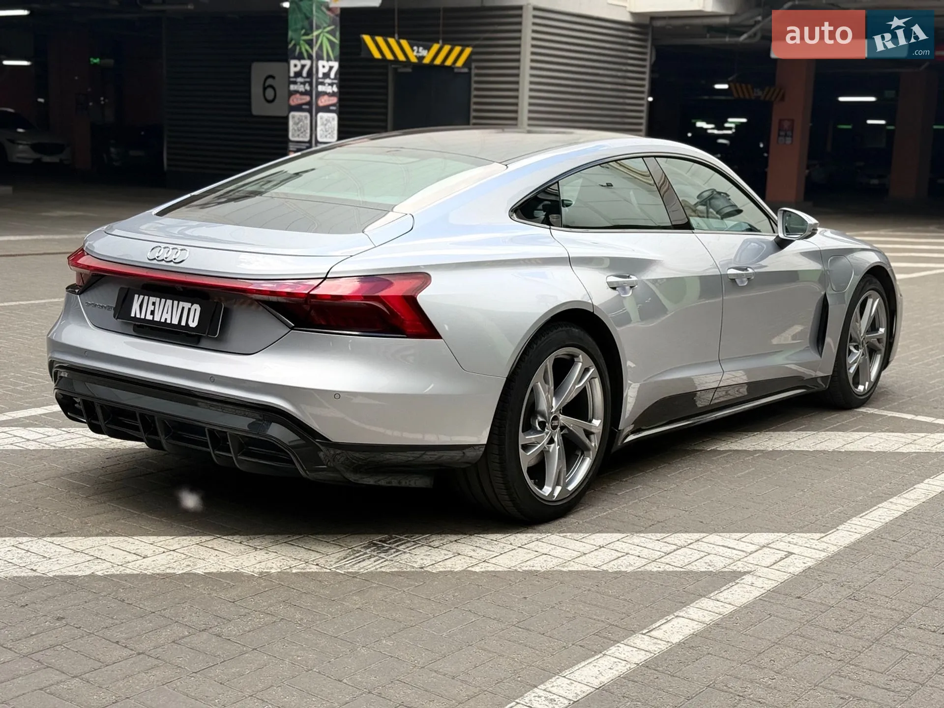 2022 Audi e-tron GT - мініатюра 5