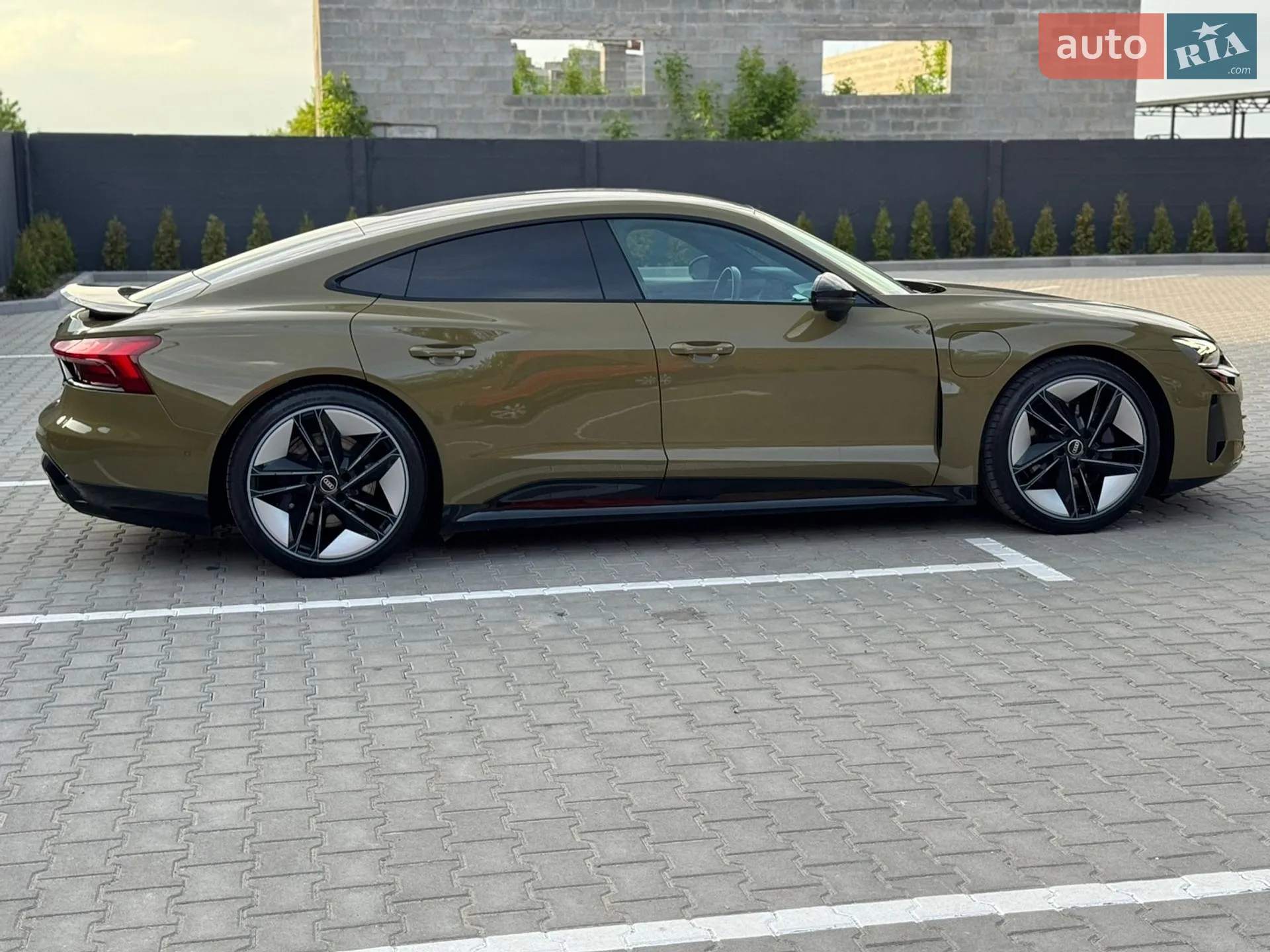 2022 Audi e-tron GT - мініатюра 15