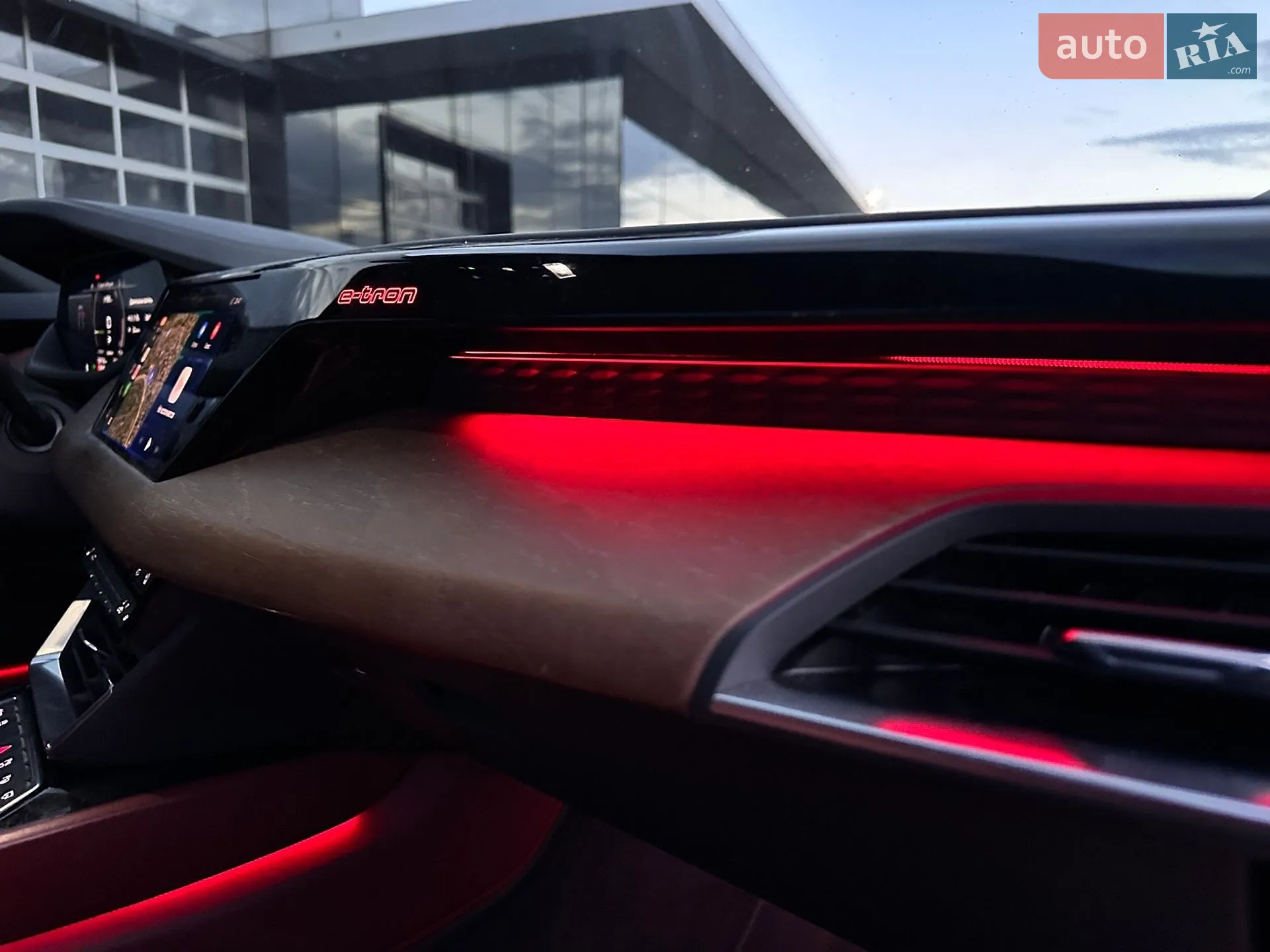 2021 Audi e-tron GT - мініатюра 24