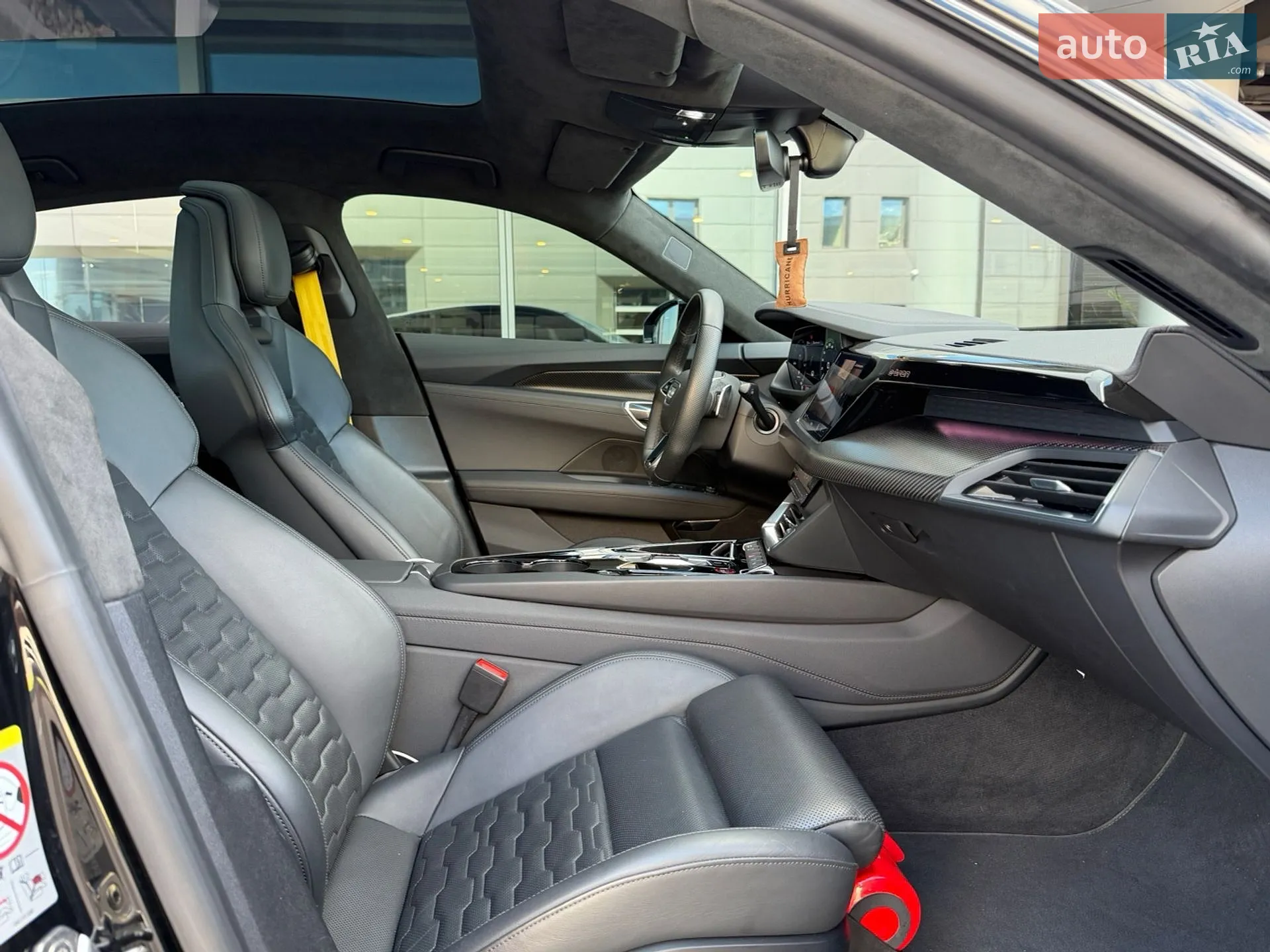 2022 Audi e-tron GT - мініатюра 12