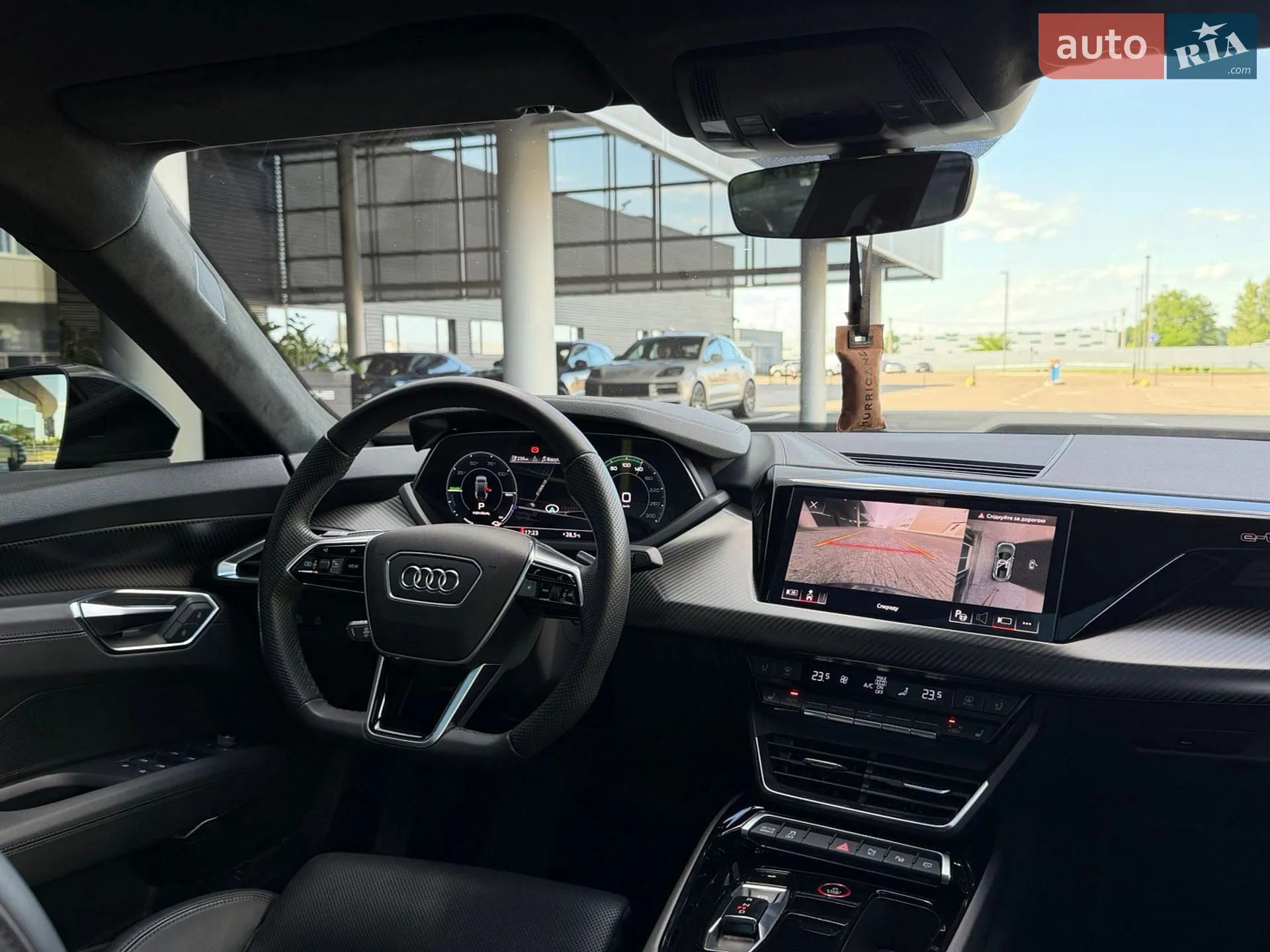 2022 Audi e-tron GT - мініатюра 15