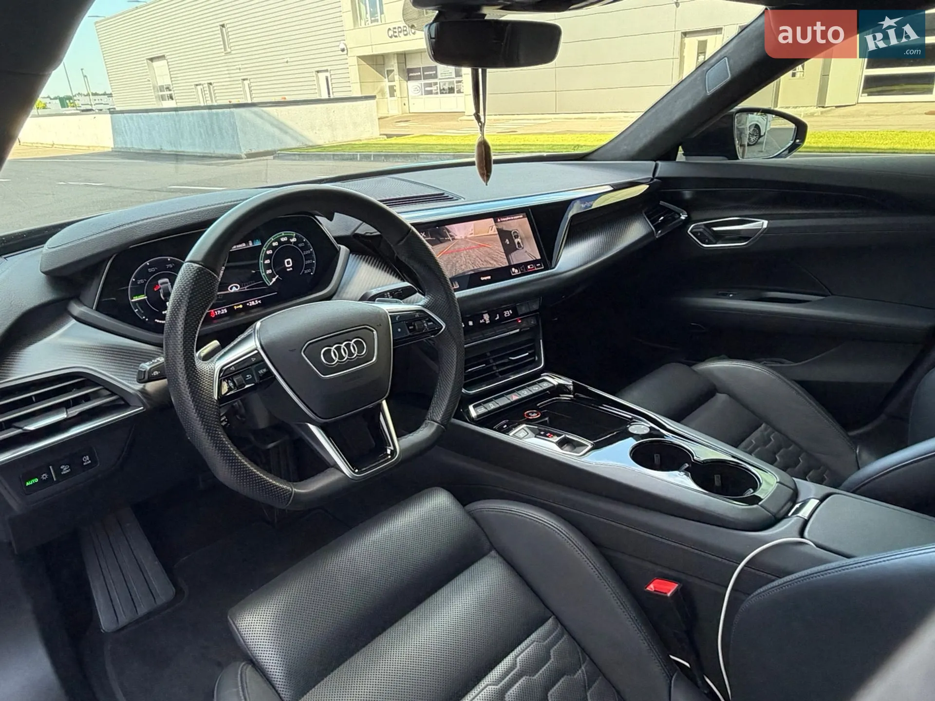 2022 Audi e-tron GT - мініатюра 20
