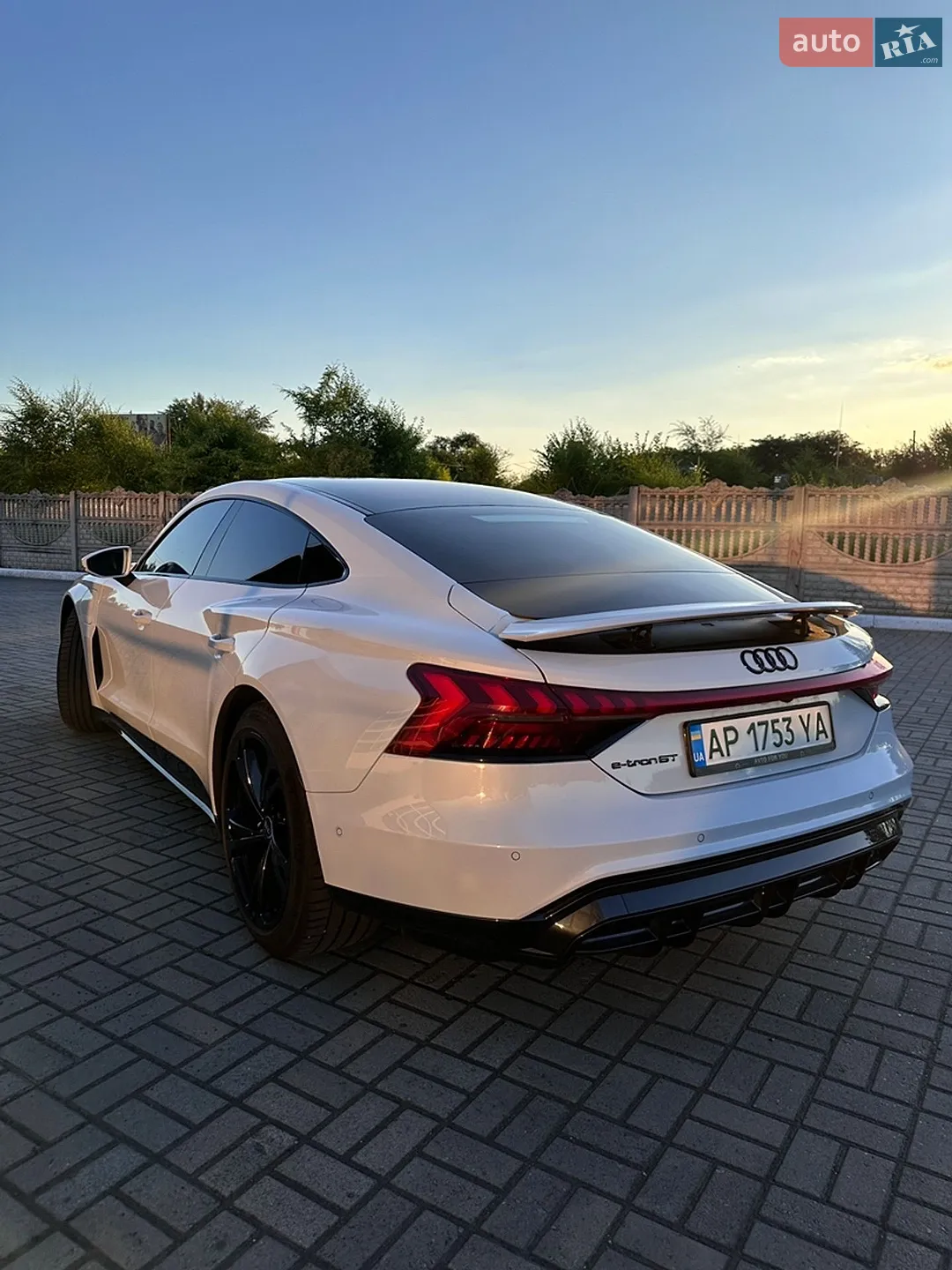 2021 Audi e-tron GT - мініатюра 10