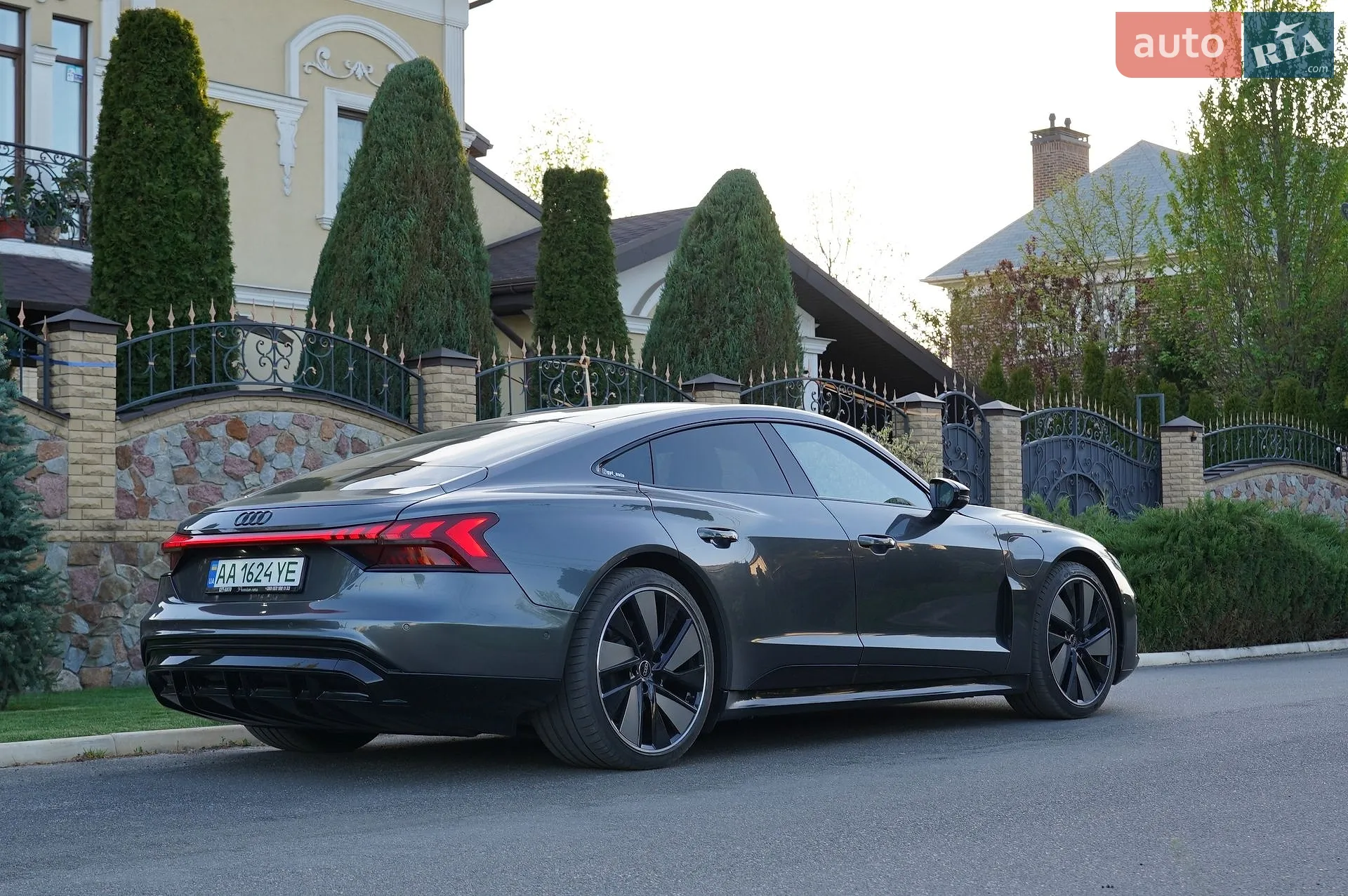 2022 Audi e-tron GT - мініатюра 6