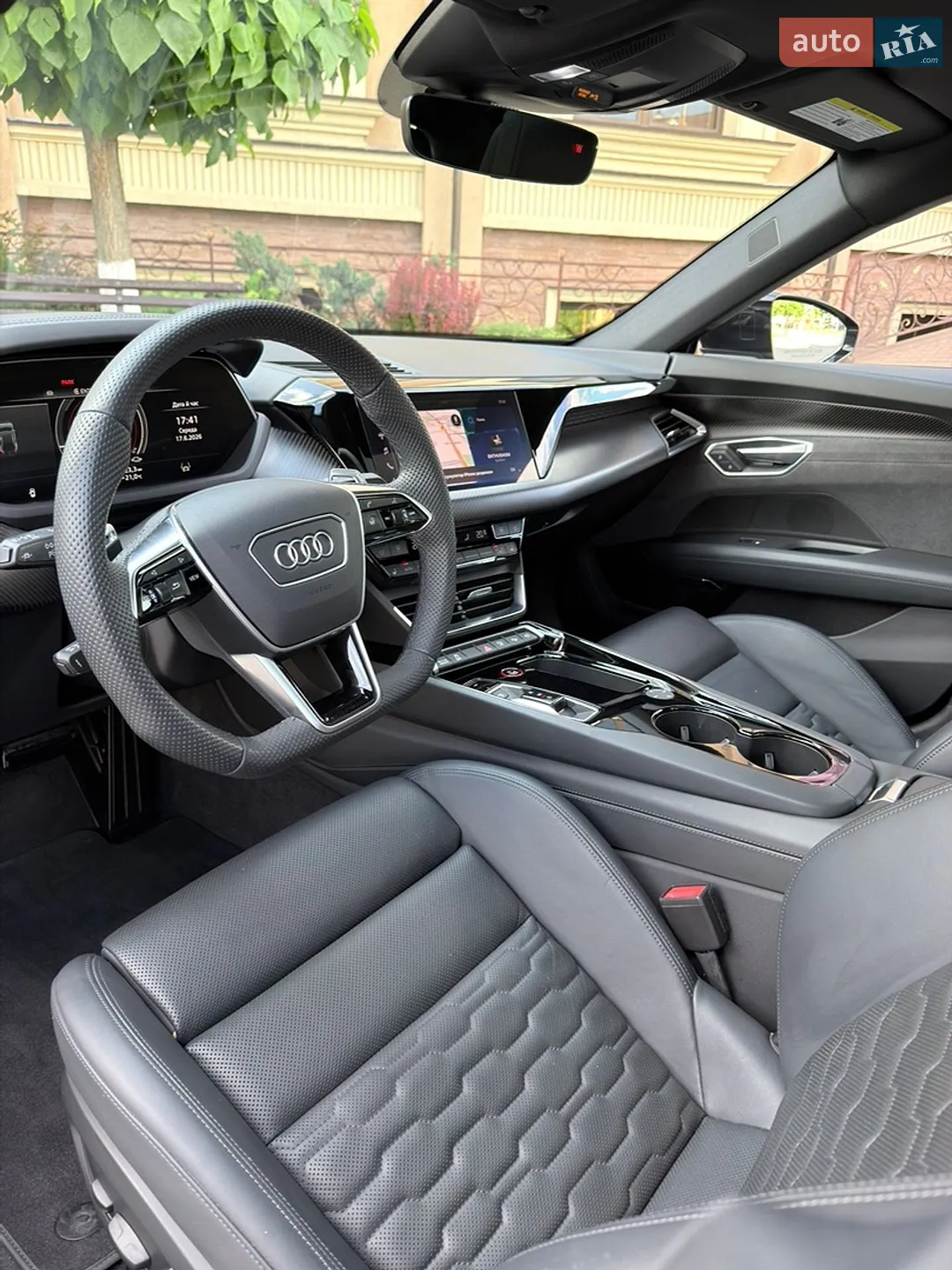 2022 Audi e-tron GT - мініатюра 30