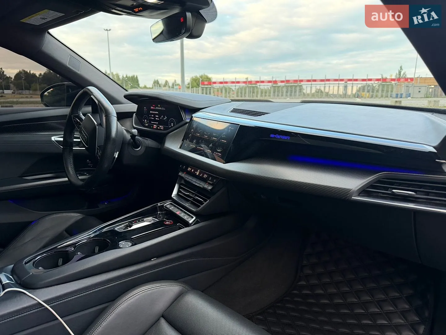 2021 Audi e-tron GT - мініатюра 25