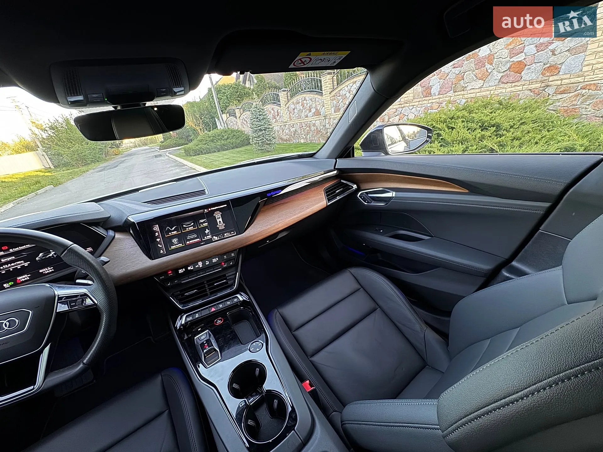 2022 Audi e-tron GT - мініатюра 20