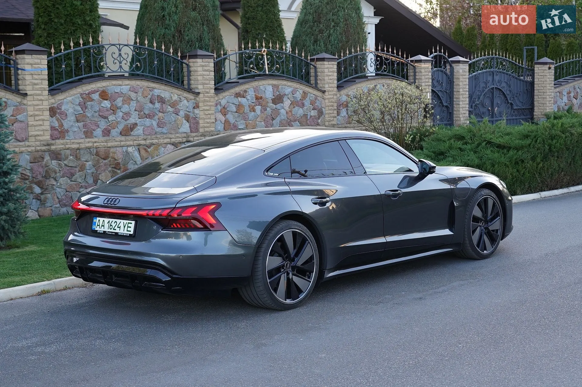 2022 Audi e-tron GT - мініатюра 5