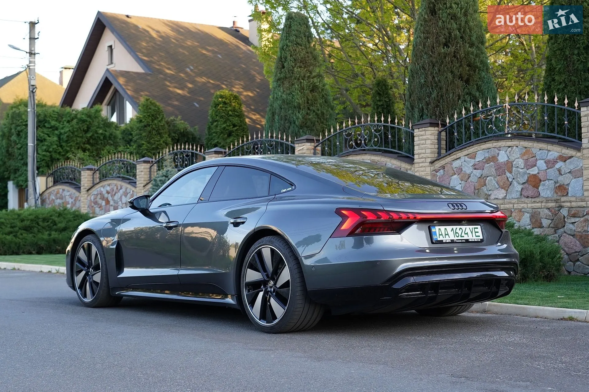 2022 Audi e-tron GT - мініатюра 9