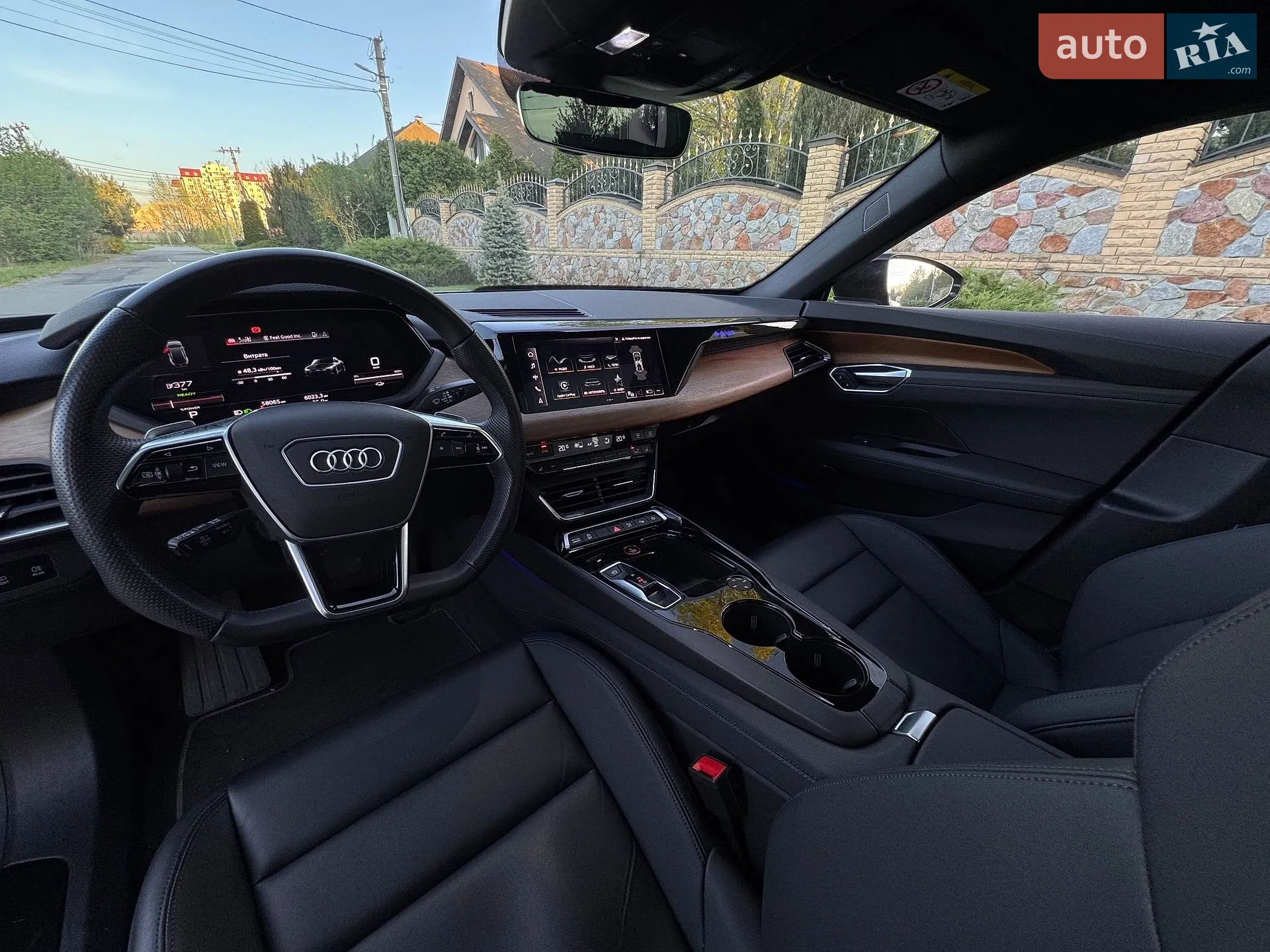 2022 Audi e-tron GT - мініатюра 16