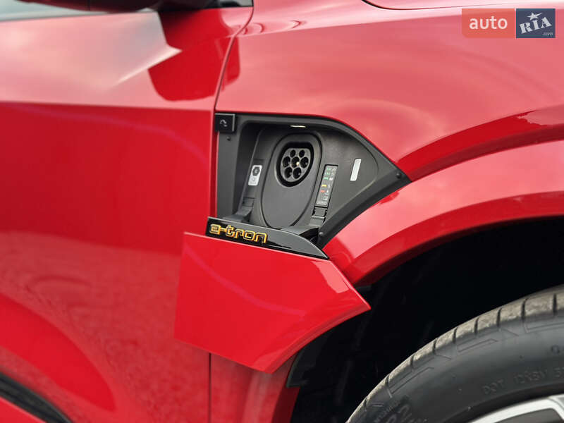 Позашляховик / Кросовер Audi e-tron S Sportback 2022 в Луцьку