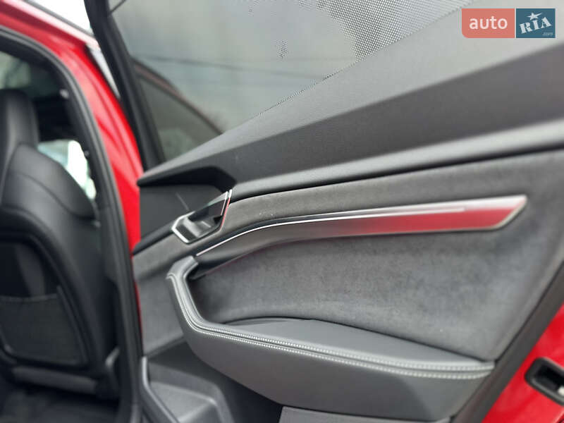 Позашляховик / Кросовер Audi e-tron S Sportback 2022 в Луцьку