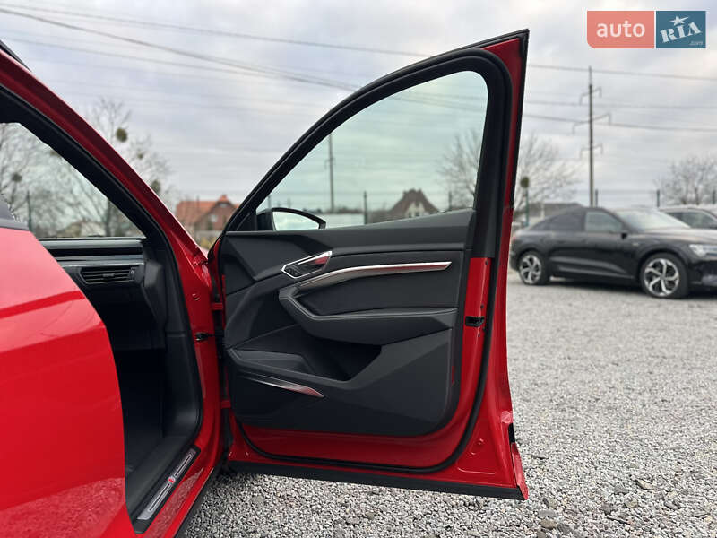 Позашляховик / Кросовер Audi e-tron S Sportback 2022 в Луцьку