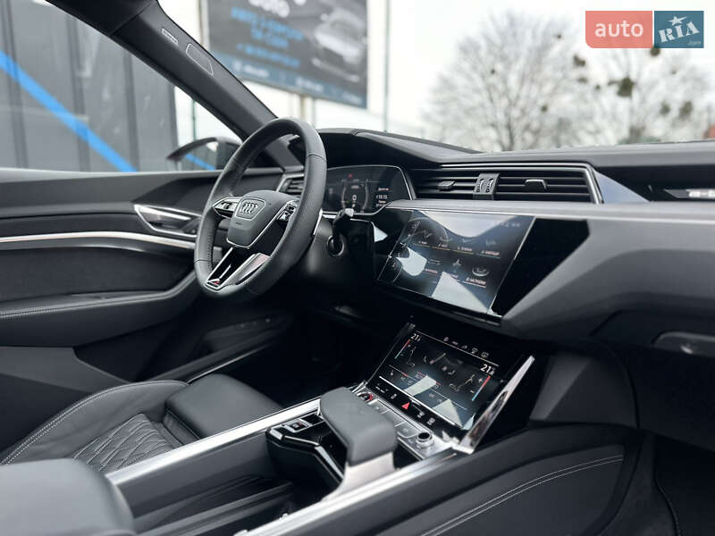 Позашляховик / Кросовер Audi e-tron S Sportback 2022 в Луцьку