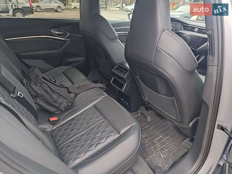 Внедорожник / Кроссовер Audi e-tron S Sportback 2022 в Киеве