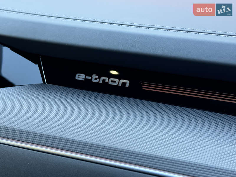 Позашляховик / Кросовер Audi e-tron S Sportback 2021 в Києві