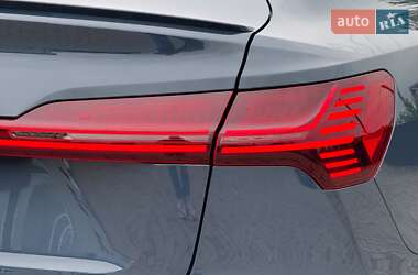 Позашляховик / Кросовер Audi e-tron S Sportback 2021 в 