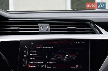 Позашляховик / Кросовер Audi e-tron S Sportback 2021 в 