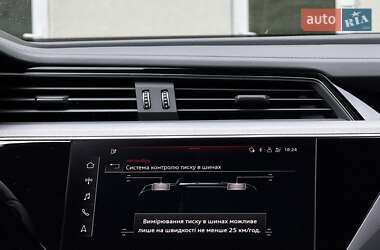 Позашляховик / Кросовер Audi e-tron S Sportback 2021 в 