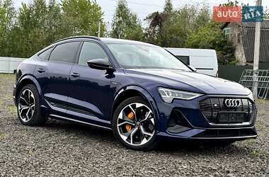 Позашляховик / Кросовер Audi e-tron S Sportback 2021 в 