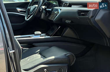 Позашляховик / Кросовер Audi e-tron S Sportback 2022 в 