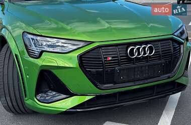 Позашляховик / Кросовер Audi e-tron S Sportback 2022 в 