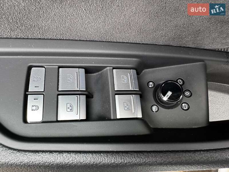 Позашляховик / Кросовер Audi e-tron S Sportback 2021 в Києві фото 50 Позашляховик / Кросовер Audi e-tron S Sportback 2021 в Києві