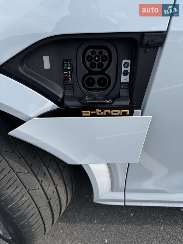 Позашляховик / Кросовер Audi e-tron S Sportback 2021 в Києві фото 21 Позашляховик / Кросовер Audi e-tron S Sportback 2021 в Києві