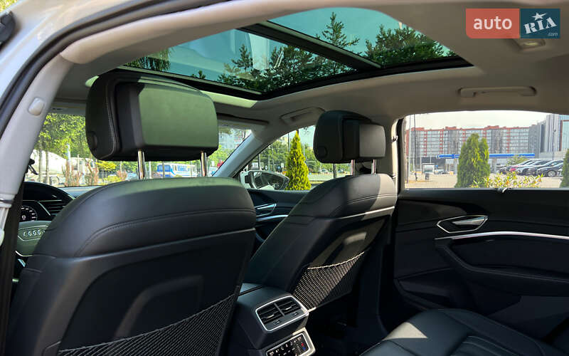 Позашляховик / Кросовер Audi e-tron S Sportback 2022 в Львові