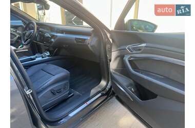 Внедорожник / Кроссовер Audi e-tron S Sportback 2022 в 