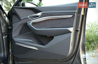Внедорожник / Кроссовер Audi e-tron S Sportback 2022 в 