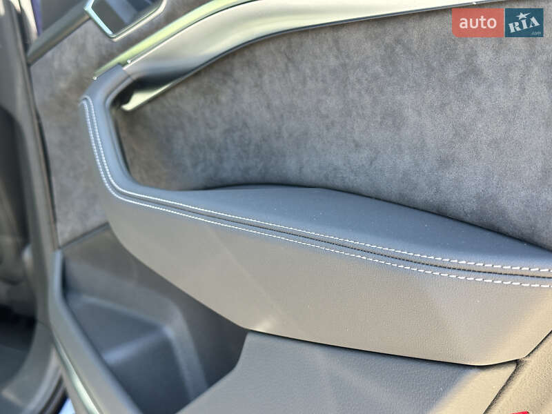 Позашляховик / Кросовер Audi e-tron S Sportback 2020 в Ковелі