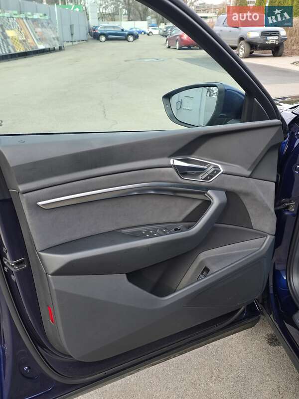 Внедорожник / Кроссовер Audi e-tron S Sportback 2021 в Киеве фото 10 Внедорожник / Кроссовер Audi e-tron S Sportback 2021 в Киеве