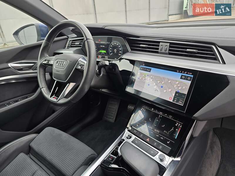 Внедорожник / Кроссовер Audi e-tron S Sportback 2021 в Киеве фото 24 Внедорожник / Кроссовер Audi e-tron S Sportback 2021 в Киеве