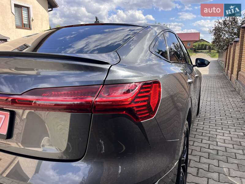 Внедорожник / Кроссовер Audi e-tron S Sportback 2020 в Луцке фото 8 Внедорожник / Кроссовер Audi e-tron S Sportback 2020 в Луцке