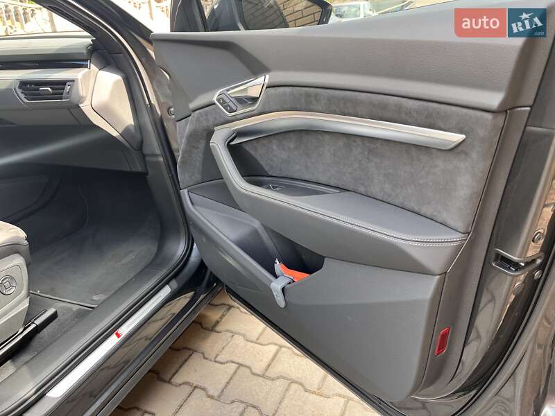 Внедорожник / Кроссовер Audi e-tron S Sportback 2020 в Луцке фото 31 Внедорожник / Кроссовер Audi e-tron S Sportback 2020 в Луцке