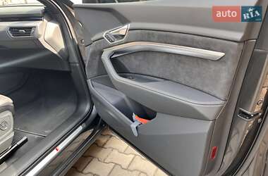 Позашляховик / Кросовер Audi e-tron S Sportback 2020 в  фото 31 Позашляховик / Кросовер Audi e-tron S Sportback 2020 в