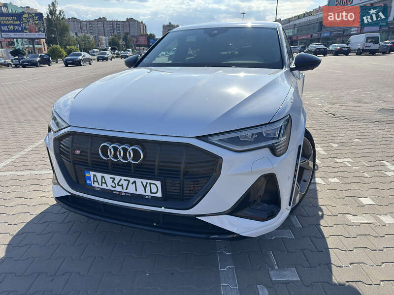 Позашляховик / Кросовер Audi e-tron S Sportback 2021 в Києві фото 13 Позашляховик / Кросовер Audi e-tron S Sportback 2021 в Києві