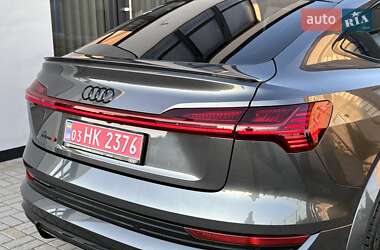 Внедорожник / Кроссовер Audi e-tron S Sportback 2022 в 