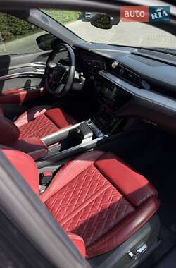 Позашляховик / Кросовер Audi e-tron S Sportback 2021 в  фото 9 Позашляховик / Кросовер Audi e-tron S Sportback 2021 в