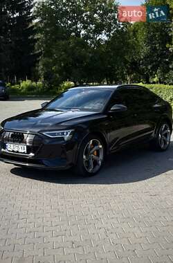 Позашляховик / Кросовер Audi e-tron S Sportback 2021 в  фото 17 Позашляховик / Кросовер Audi e-tron S Sportback 2021 в
