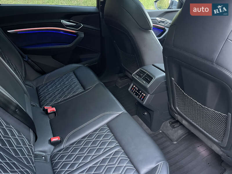 Позашляховик / Кросовер Audi e-tron S Sportback 2021 в Тернополі фото 38 Позашляховик / Кросовер Audi e-tron S Sportback 2021 в Тернополі