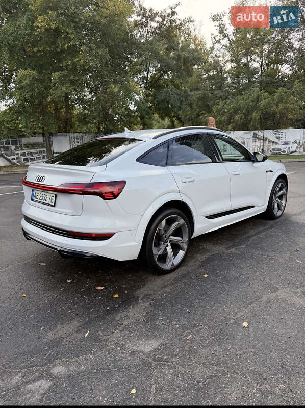 Позашляховик / Кросовер Audi e-tron S Sportback 2022 в Дніпрі фото 5 Позашляховик / Кросовер Audi e-tron S Sportback 2022 в Дніпрі