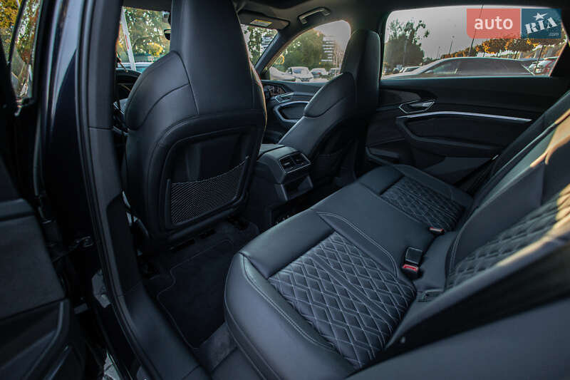 Внедорожник / Кроссовер Audi e-tron S Sportback 2021 в Львове фото 18 Внедорожник / Кроссовер Audi e-tron S Sportback 2021 в Львове